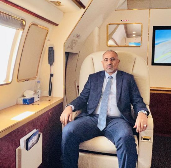 الرئيس الزُبيدي يصل الرياض في زيارة رسمية