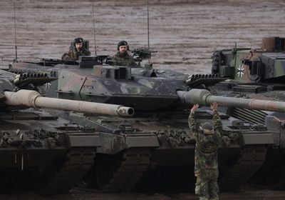 بريطانيا تدرس تزويد أوكرانيا بالأسلحة