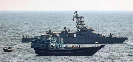 اعتراض سفينة إيرانية بشحنة سلاح للحوثيين