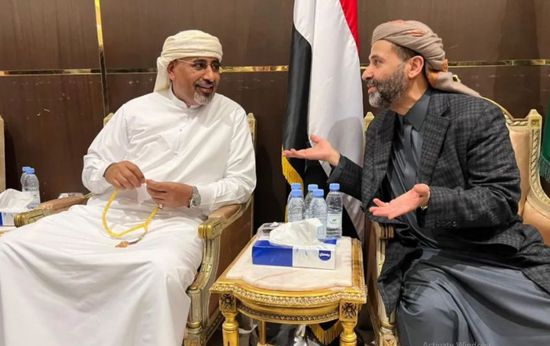 خلال تواجده في الرياض.. الرئيس الزُبيدي يعزي بوفاة الأحمر