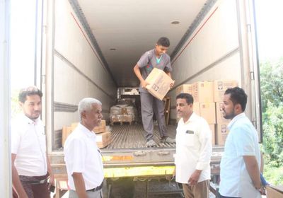 سلمان للإغاثة يمنح مستشفى الشحر مستلزمات للغسيل الكلوي