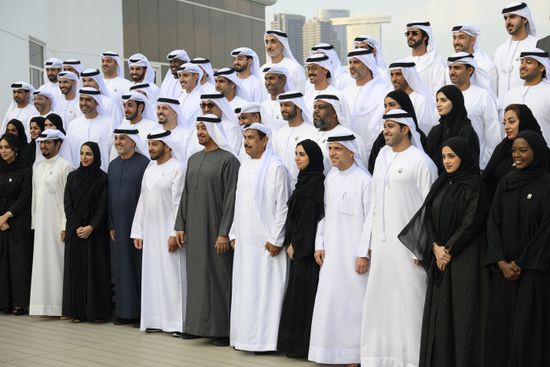 رئيس الإمارات يستقبل اللجنة المنظمة لماراثون زايد الخيري