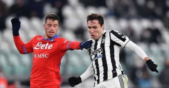 يوفنتوس يصطدم بنابولي في قمة الدوري الإيطالي