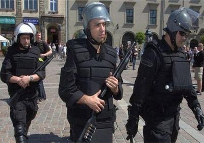 مسلح يهاجم 3 عناصر للشرطة في المجر
