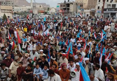 متظاهرو "الحسم مطلبنا" يتعهدون بالمضي في طرد "العسكرية الأولى"