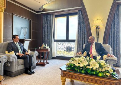 الرئيس الزُبيدي يدعو البرتغال لتعزيز العلاقات الثنائية