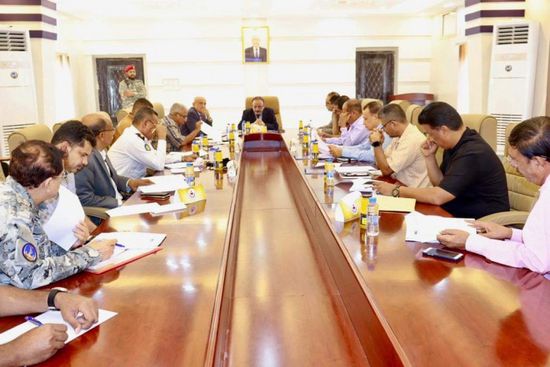 وزير النقل يوجه بوضع استراتيجية للأمن البحري