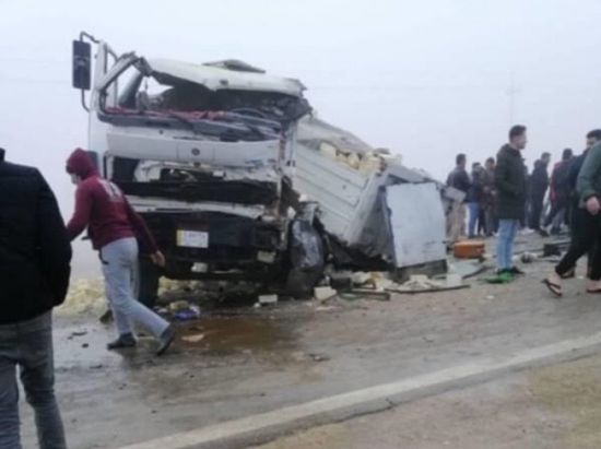 وفاة 6 مشجعين عراقيين جراء اصطدام حافلة بشاحنة