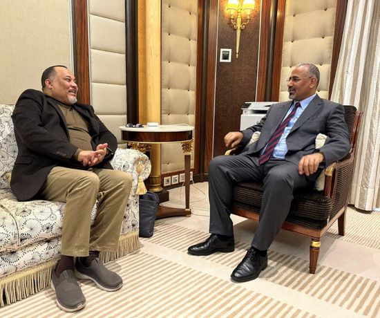 الرئيس الزُبيدي يوجه بملاحقة المتورطين في التفريط بأراضي الدولة