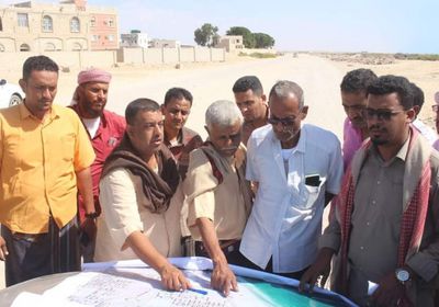 حصر العشوائيات بالخط البحري في الشحر لإزالتها