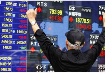 بورصة طوكيو تتخلى عن مستوياتها وتفقد جانبا من مكاسبها