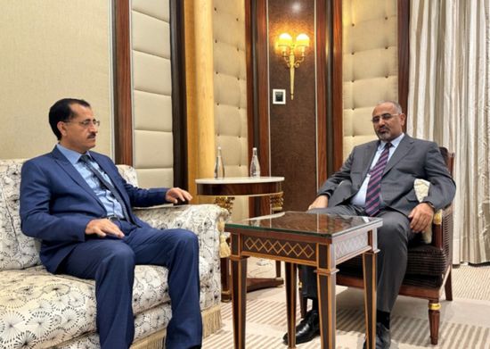 الرئيس الزُبيدي يناقش سير أعمال اللجنة العسكرية