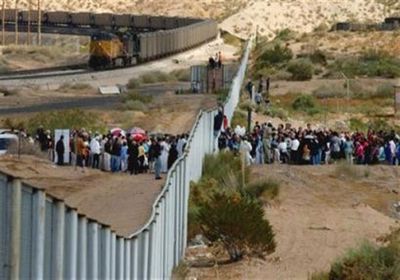 تراجع عدد المهاجرين المعتقلين بين الحدود الأمريكية والمكسيك