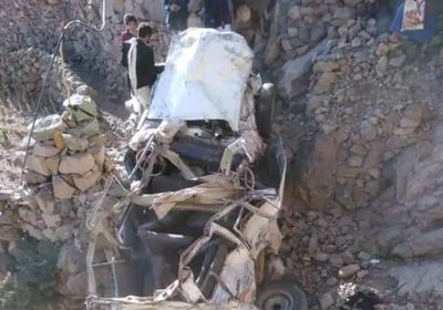 وفاة 5 طلاب وإصابة 10 آخرين بحادث مروري في ذمار