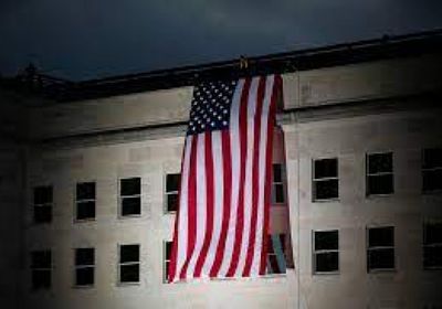 تنكيس الأعلام الأمريكية بعد انتحار منفذ هجوم قاعة الرقص