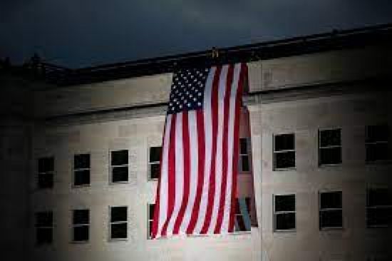 تنكيس الأعلام الأمريكية بعد انتحار منفذ هجوم قاعة الرقص