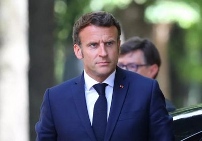 ماكرون يؤكد مواصلة الحديث مع روسيا