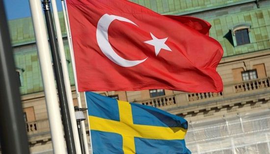 السويد تطلب من مواطنيها تجنب التجمعات في تركيا