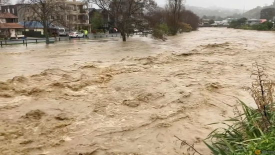 مصرع 3 أشخاص جراء الفيضانات في نيوزلندا