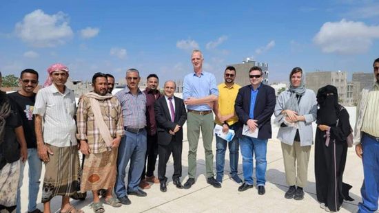 وفد أوروبي يتفقد مركز السلام الصحي في دارسعد