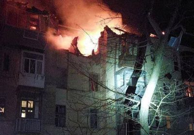 صاروخ روسي يستهدف مبنى سكنيًا بخاركيف الأوكرانية