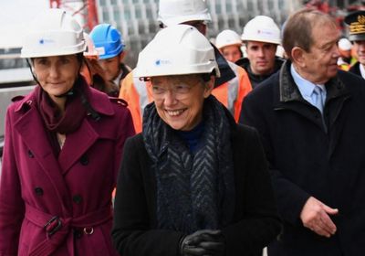 رئيس الحكومة الفرنسية تتمسك برفع سن التقاعد