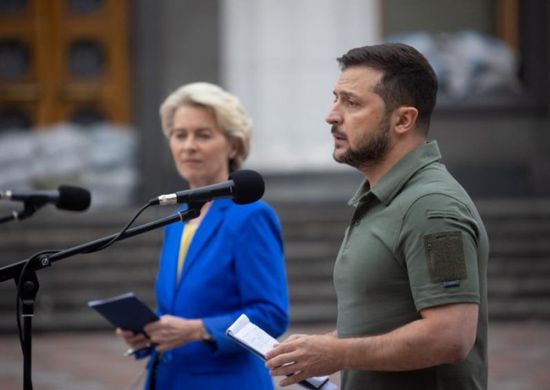 زيلينسكي يطلع على أحدث المعلومات الاستخبارية بشأن الغزو