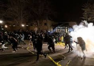 فصل شرطي على خلفية وفاة شاب أسود بأمريكا