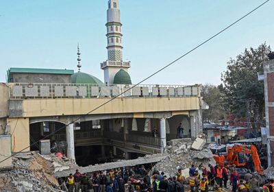 ارتفاع جديد بقتلى التفجير الانتحاري في المسجد بباكستان
