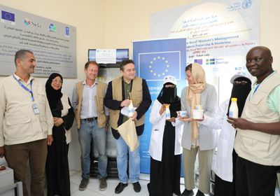 بزيارة تفقدية.. وحدة إنتاج الألبان في لحج تستقبل وفدا أوروبيا