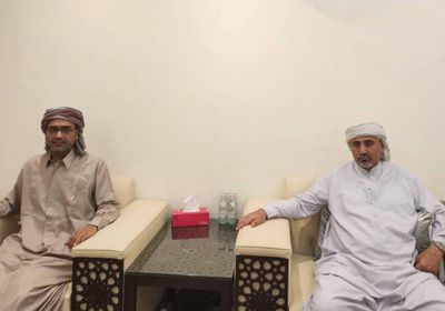 الرئيس الزُبيدي يطلع على الأوضاع الأمنية والخدمية بوادي حضرموت