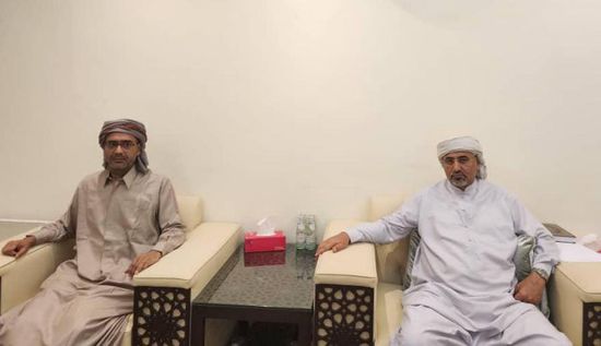 الرئيس الزُبيدي يطلع على الأوضاع الأمنية والخدمية بوادي حضرموت