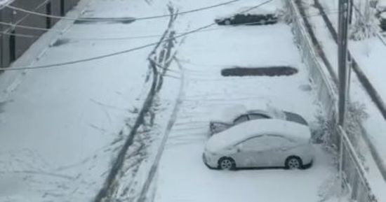 وفاة شخصين وإلغاء 1700 رحلة بأمريكا بسبب العواصف