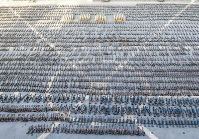 قوة فرنسية تضبط زورقا إيرانيا محملا بسلاح للحوثي