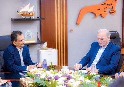 المحافظ لملس يدعو المعهد الدولي للتعاون بمجالات التأهيل والتدريب