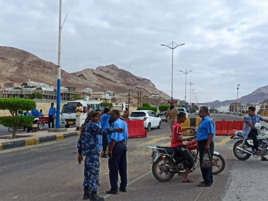 ضبط دراجات نارية مخالفة لقواعد الترقيم بالمكلا