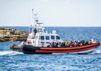العثور على جثث 8 مهاجرين قبالة سواحل إيطاليا
