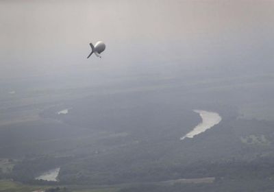 كولومبيا ترصد منطادًا يحلق فوق أراضيها