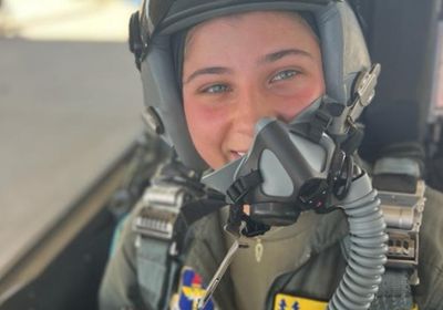 تخريج أول امرأة لبنانية تقود طائرة عسكرية هجومية
