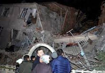 انهيار مبانٍ سكنية في تركيا جراء الزلزال