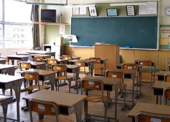 إغلاق مدارس لبنان خشية وقوع هزات ارتدادية