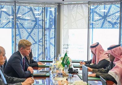 السفير السعودي يلتقي المبعوث الأممي لبحث تعزيز جهود السلام