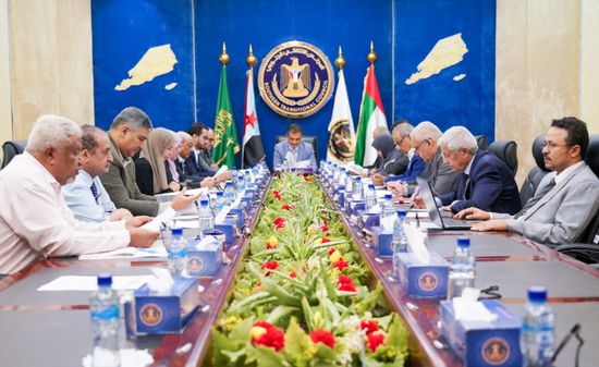 "الانتقالي" يرحب بحكم "الإدارية" وقف رفع الدولار الجمركي