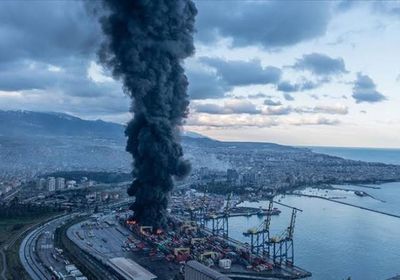 السيطرة على حريق في ميناء إسكندرون التركي2026