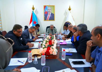 قانونية الانتقالي ترحب بقرار "إدارية عدن" إيقاف رفع الدولار الجمركي