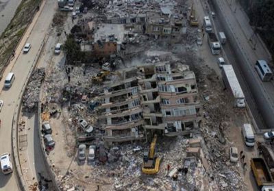 إنقاذ سيدة من تحت الأنقاض بعد 100 ساعة من الزلزال بتركيا