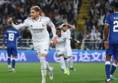 ريال مدريد يتغلب بالشوط الأول على الهلال بهدفين