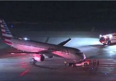 إصابة 5 أشخاص في تصادم طائرة بحافلة بمطار لوس أنجلوس