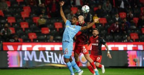 انسحاب هاتاى سبور وغازى عنتاب من الدوري التركي