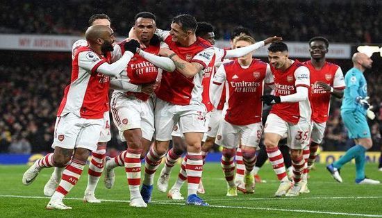 لجنة الحكام الإنجليزية تعترف "بخطأ بشري" من الحكم بمباراة أرسنال